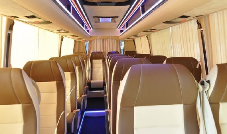 France: Coach reservation in Auvergne-Rhône-Alpes in Auvergne-Rhône-Alpes and Saint-Genis-Laval