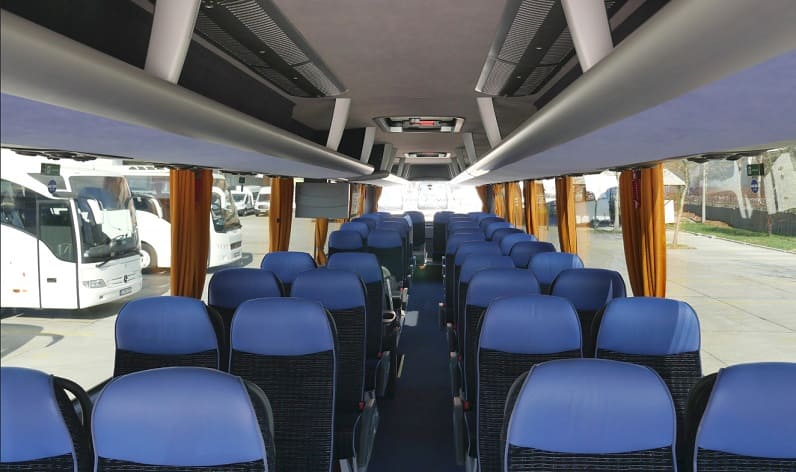 France: Coaches booking in Auvergne-Rhône-Alpes in Auvergne-Rhône-Alpes and Chambéry